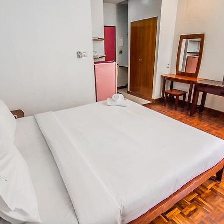 Sutus Court 4 Hotel Патая Екстериор снимка