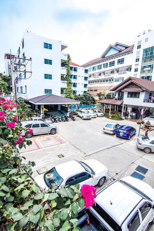 Sutus Court 4 Hotel Патая Екстериор снимка