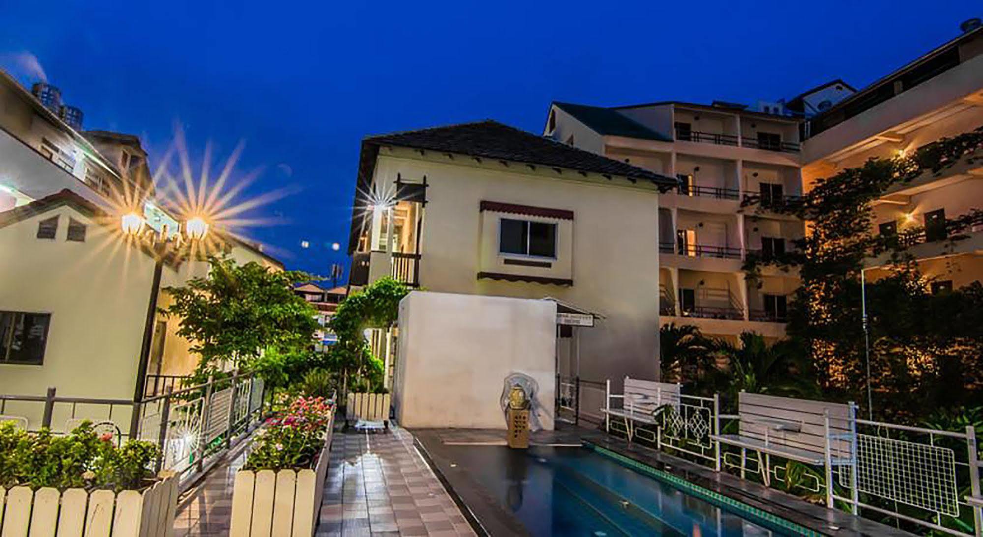 Sutus Court 4 Hotel Патая Екстериор снимка