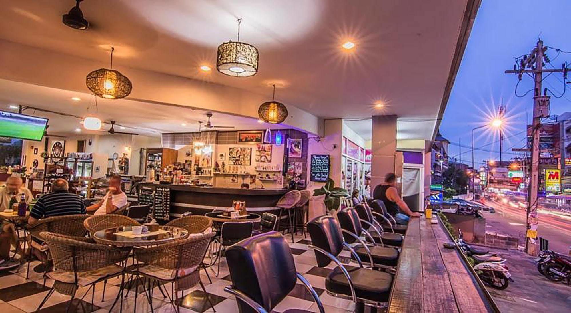 Sutus Court 4 Hotel Патая Екстериор снимка
