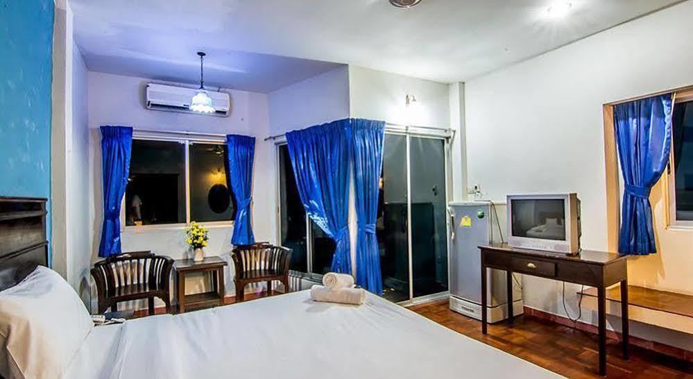 Sutus Court 4 Hotel Патая Екстериор снимка